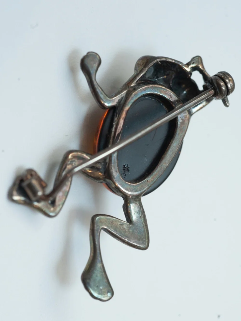 Vintage Small Frog Brooch Pin with Amber-Look Cabochon Silver-Tone